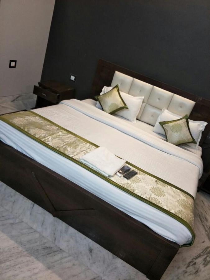 לקנאו Surabhi Garden Inn מראה חיצוני תמונה